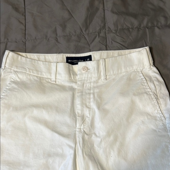 Abercrombie & Fitch White Flat Front Shorts - Picture 3 of 7